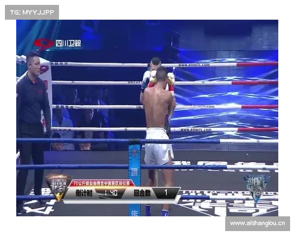 KO后还继续补拳,这裁判也没反应过来! KO后还继续补拳,这裁判也没反应过来!