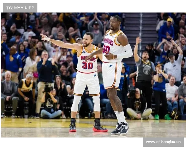 NBA版没对比就没伤害!马龙也小鸟依人,莺歌对比胖虎体型差2倍 NBA版没对比就没伤害!马龙也小鸟依人,莺歌对比胖虎体型差2倍