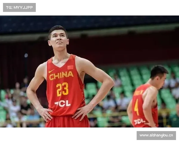 中国男篮红队获斯杯第三 新人闪光成最大收获 中国男篮红队获斯杯第三 新人闪光成最大收获
